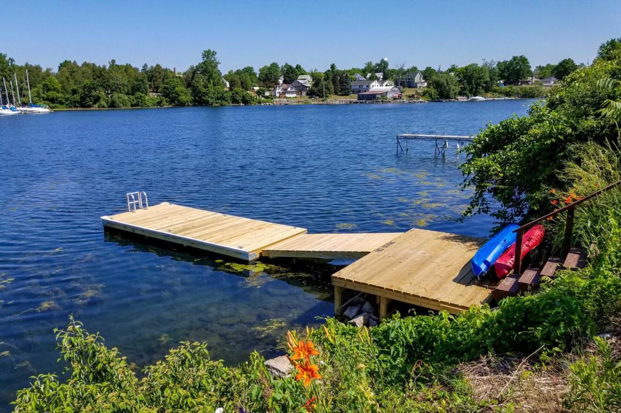 Family Cottage On Chaumont Bay, Walk To Downtown Eksteriør billede