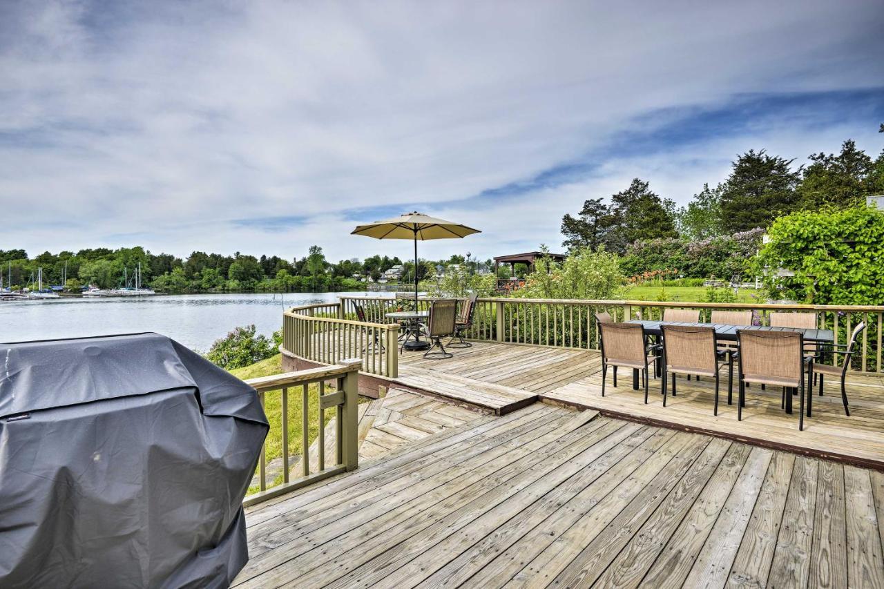 Family Cottage On Chaumont Bay, Walk To Downtown Eksteriør billede